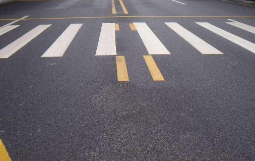為什么道路上要進行標線施工呢？有什么作用呢？