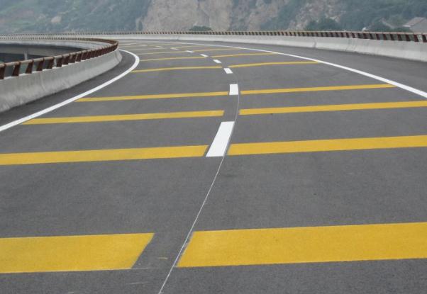 冬天道路標(biāo)線進(jìn)行施工，應(yīng)該注意這些事項！