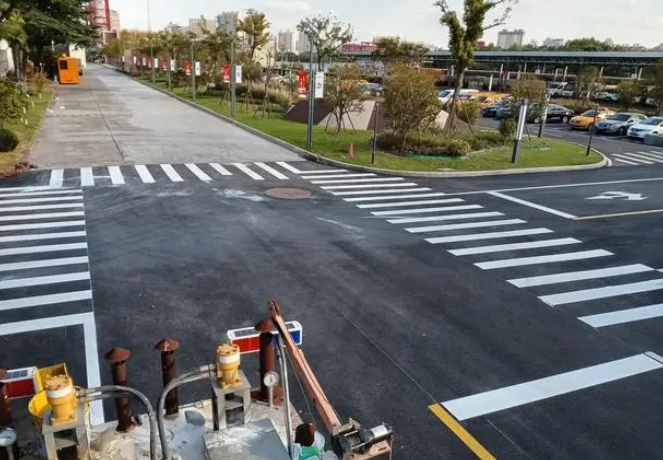 10種常見的道路標(biāo)線，看看你認(rèn)識多少？
